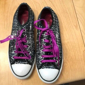 Converse low top black micro sequined sneakers with glittery purple laces.size 7
